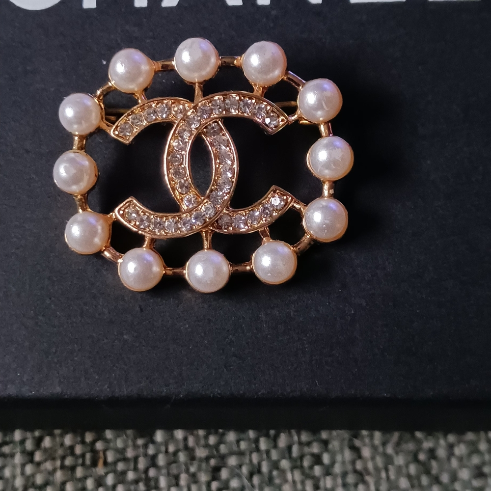 Chanel Gold and Pearl Brooch, Gold Plated.